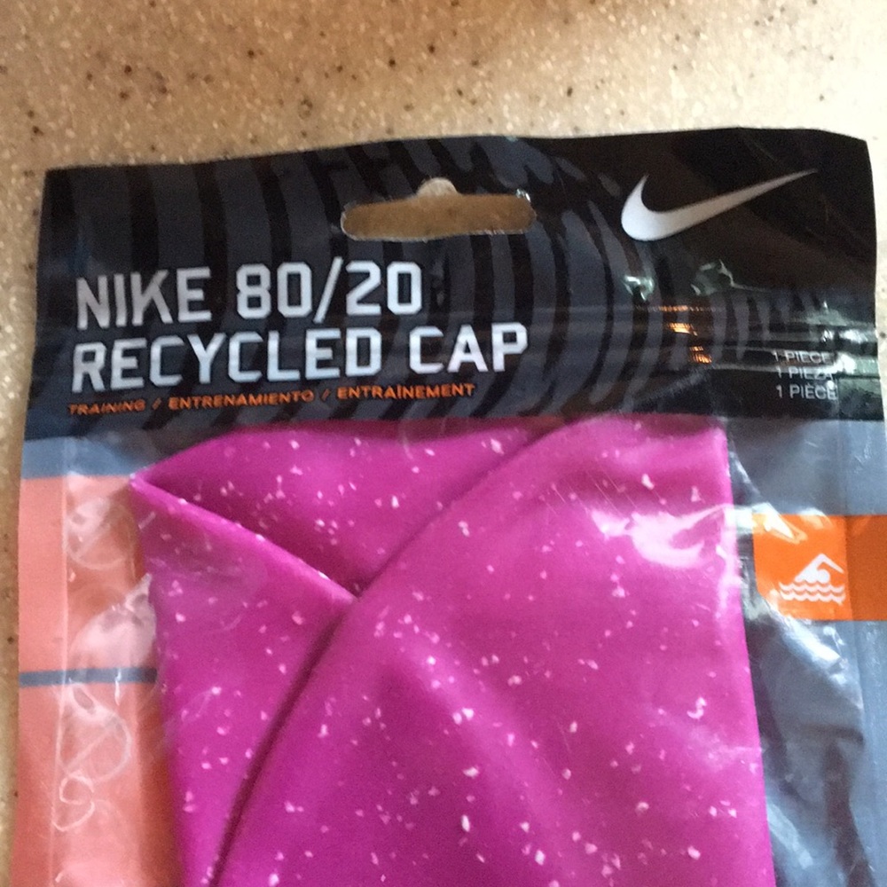 Nike swim cap - Picture 3 of 5